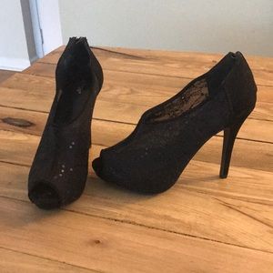 Black lace peep toe heels